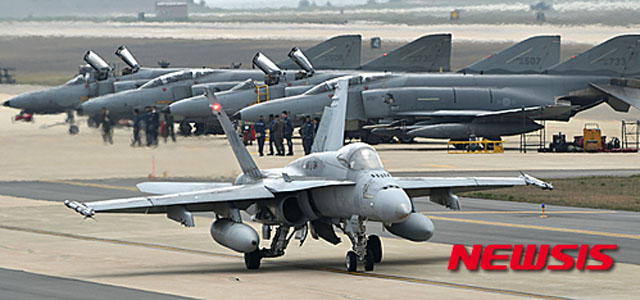 ▲ 북한이 16일 예정돼 있던 남북고위급회담을 당일 새벽에 갑자기 중단한다고 발표했다. 맥스썬더 한미연합훈련을 핑계로 삼았다. 사진은 2016년 4월 맥스썬더 훈련 당시 모습. ⓒ뉴시스. 무단전재 및 재배포 금지.