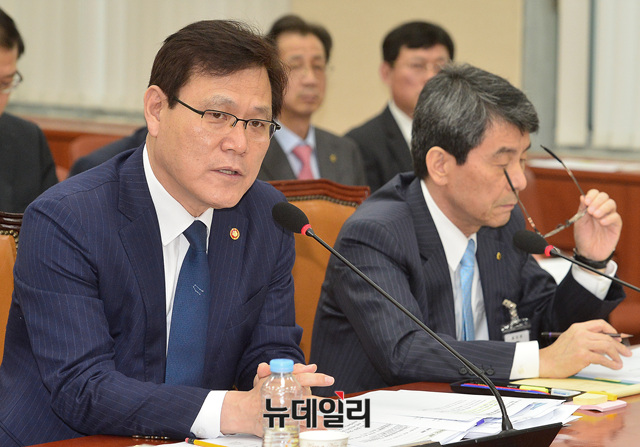 ▲ 왼쪽부터 황록 신용보증기금 이사장, 홍남기 국무조정실장, 최종구 금융위원장, 이동걸 한국산업은행 회장 ⓒ 뉴데일리 공준표