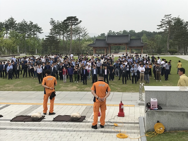 ▲ 경북도는 16일 영천댐 붕괴를 가상한 ‘2018 안전한국훈련’대응현장 훈련을 영천시 임고면 평천초에서 개최했다.ⓒ경북도