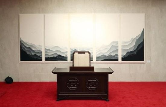 ▲ 김준권 화백의 ‘산운’ 작품.ⓒ진천군