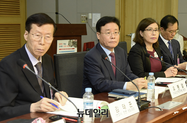 ▲ 왼쪽부터 제성호 중앙대 교수, 김태훈 변호사, 유동열 자유민주연구원장, 이애란 자유통일문화원장, 김흥광 NK지식인연대표 ⓒ 뉴데일리 공준표