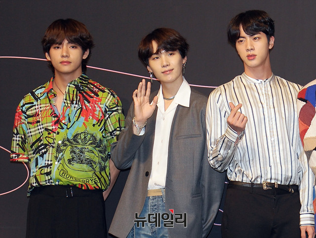 ▲ (좌측부터)방탄소년단의 뷔, 슈가, 진.  ⓒ 이기륭 기자