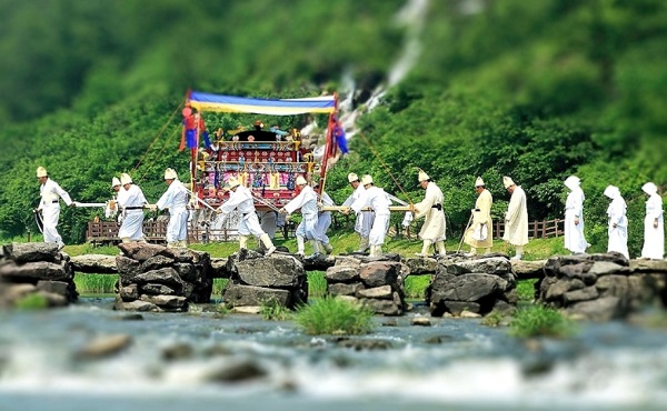 ▲ 농다리축제(꽃상여시연).ⓒ진천군