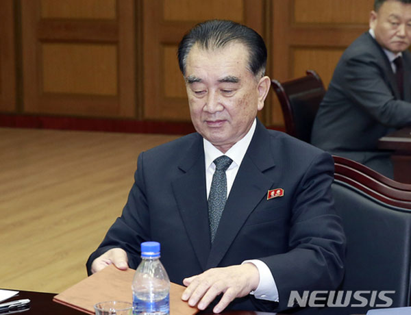 ▲ 지난 4월 23일 판문점 북측 통일각에서 열린 남북정상회담 관련 3차 실무회의에 나온 김창선 노동당 3층 서기실 실장. 공식 직함은 '국무부위원'으로 알려져 있다. ⓒ뉴시스. 무단전재 및 재배포 금지.