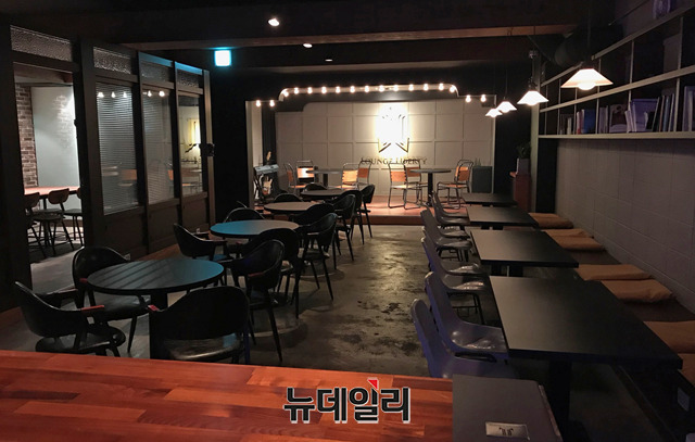 ▲ 서울 서대문구 창천동에 위치한 '라운지 리버티' 바 전경.ⓒ박결 대표 제공