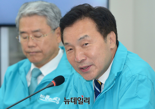 ▲ 손학규 바른미래당 선대위원장이 16일 오후 국회에서 열린 바른미래당 광역단체장 후보 전략회의에 참석해 모두발언 하고 있다. ⓒ뉴데일리 공준표 기자