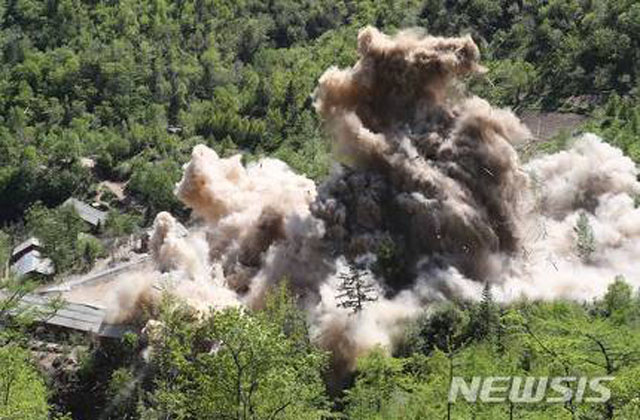 ▲ 한국 사회에서 북한의 비핵화 의지라고 평가하는 풍계리 핵실험장 폐쇄 또한 김정은이 사전에 세운 계획에 따른 것이라고 한다. ⓒ사진공동취재단-뉴시스. 무단전재 및 재배포 금지.