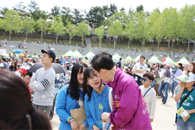 ▲ 김사열 대구교육감 후보가 무상 교복에 대한 공약 실현 의지를 밝혔다.ⓒ김 후보측