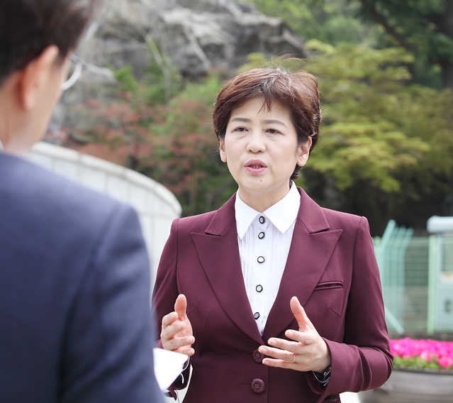 ▲ 강은희 후보는 상대후보와 달리 자신이 교사출신이라는 점을 부각하며 부동층 흡수에 적극 나서고 있다.ⓒ강 후보측