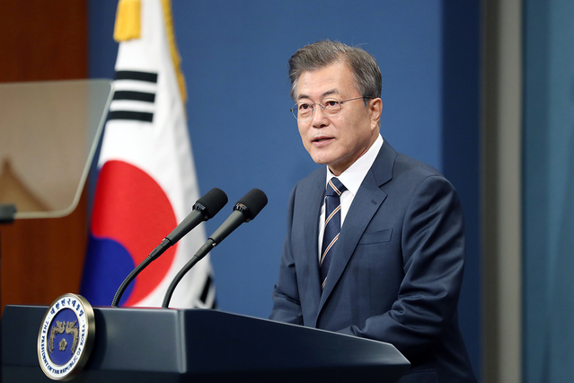 ▲ 문재인 대통령이 지난달 27일 제2차 남북정상회담 결과를 발표하는 모습. ⓒ청와대 제공