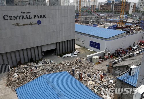 ▲ 서울 용산구 한강로 2가 건물 붕괴 사고 현장.ⓒ사진=뉴시스