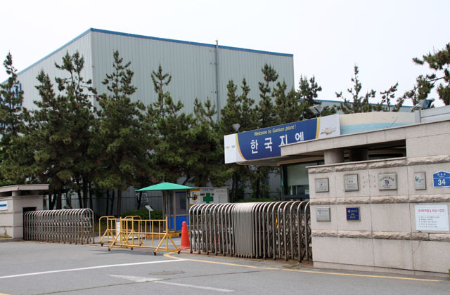 ▲ 지난 5월 30일 폐쇄된 한국GM 군산공장. 이 공장에서 일하던 1만 명이 넘는 근로자들은 실직했다. ⓒ뉴시스. 무단전재 및 재배포 금지.