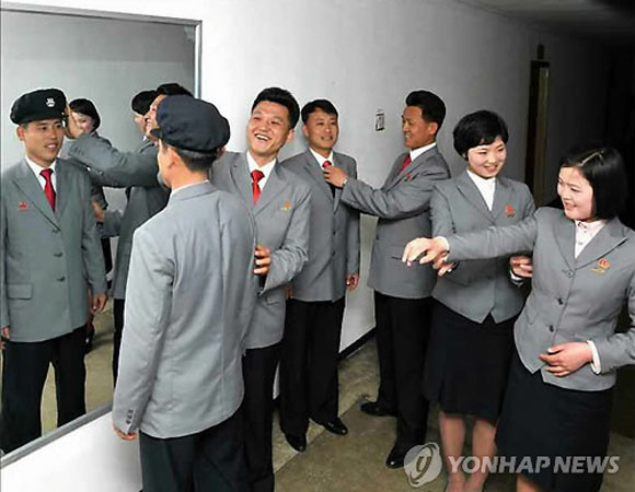 ▲ 북한 대학생들의 모습. ⓒ연합뉴스. 무단전재 및 재배포 금지.