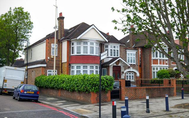 ▲ 駐영국 北대사관. 런던 교외에 있는 3층 짜리 주택이다. 이 곳을 얻을 때 英외무부가 도움을 줬다고 한다. ⓒ위키피디아 공개사진.