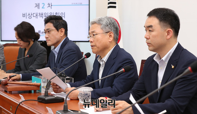 ▲ 김동철 바른미래당 비상대책위원장이 오전 22일 오전 국회에서 열린 비상대책위원회의에서 모두발언을 하고 있다. ⓒ뉴데이리 이종현 기자