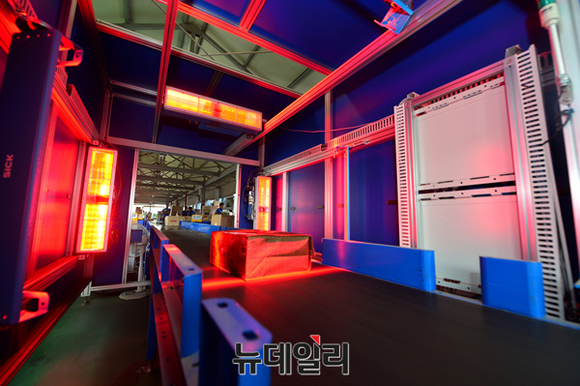 ▲ CJ대한통운 택배 자동분류기 휠소터 ⓒ 뉴데일리 공준표