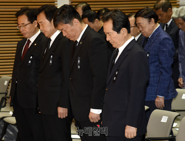 ▲ 왼쪽부터 손학규 바른미래당 전 상임선거대책위원장, 오진영 서울지방보훈청장, 정세균 전 국회의장 ⓒ 뉴데일리 공준표