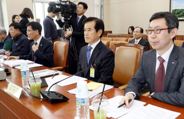 ▲ 국회에서 최저임금법 개정 관련 의견 청취의 건으로 진행된 환경노동위원회 고용노동소위원회에참석한 송영중 경총 상근부회장 ⓒ뉴시스