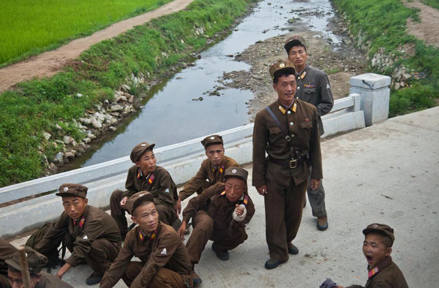 ▲ 실제 북한 병사들의 모습. 북한군에서는 장교나 사병이나 밝은 미래를 보장해주지 않는 게 문제다. ⓒ뉴데일리 DB.