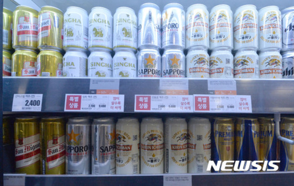 ▲ 다양한 수입맥주가 서울의 한 대형마트에 진열되어 있다. ⓒ뉴시스. 무단 전재 및 재배포 금지.