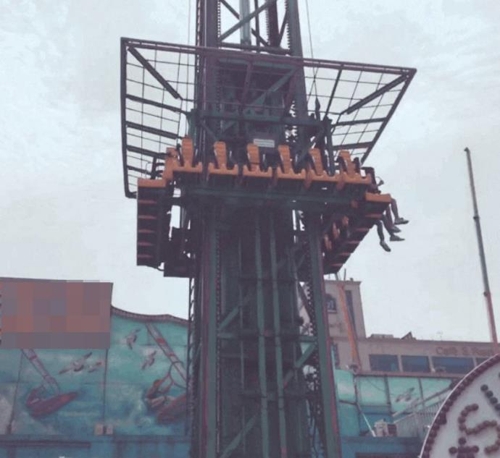 ▲ 인천 월미도 비취랜드에 위치한 수직 낙하형 놀이기구 '썬드롭'. ⓒ 연합뉴스