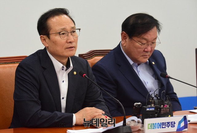 ▲ 더불어민주당 홍영표 원내대표가 21일 오전 국회에서 열린 정책조정회의에서 모두발언을 하고 있다. ⓒ뉴데일리 이종현 기자