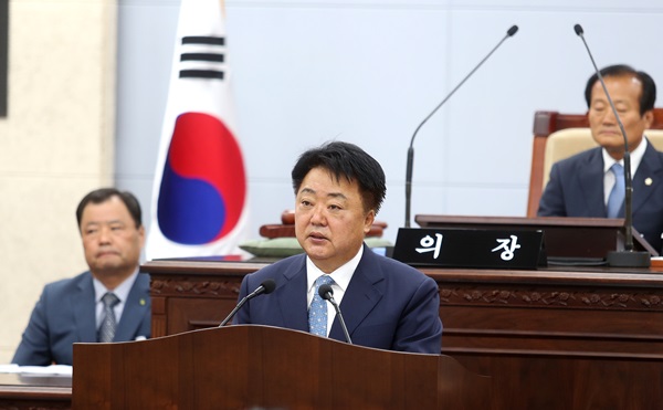 ▲ 한범덕 청주시장이 3일 시의회 제35회 임시회 본회의에서 시정연설을 하고 있다.ⓒ청주시