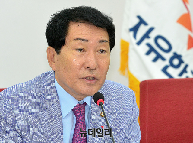 ▲ 자유한국당 안상수 비상대책위원회 준비위원장. ⓒ뉴데일리 공준표 기자