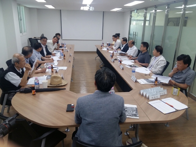 ▲ 지진·지열발전공동연구단은 서울에서 11.15일 지진과 관련해 구체적 설명회를  개최한다. 사진은 지난 4일 열린 회의 장면.ⓒ포항시