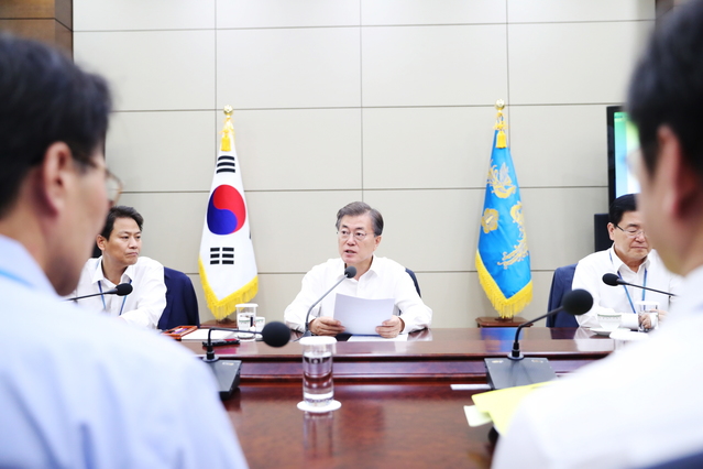 ▲ 수석보좌관 회의를 진행하는 문재인 대통령. ⓒ대한민국 청와대 홈페이지 캡처