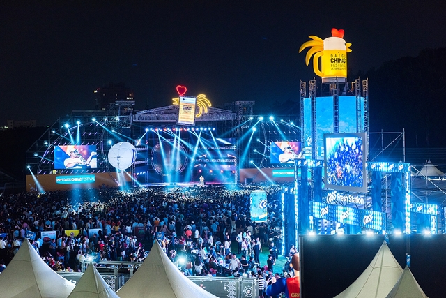 ▲ 대구치맥페스티벌이 오는 18일부터 22일까지 5일간 두류공원 일대에서 개최된다.(사진은 2017년 축하공연 모습)ⓒ대구시