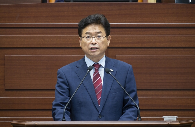 ▲ 이철우 지사가 5일 경북도의회 본회의에서 개원축사를 하고 있다.ⓒ경북도