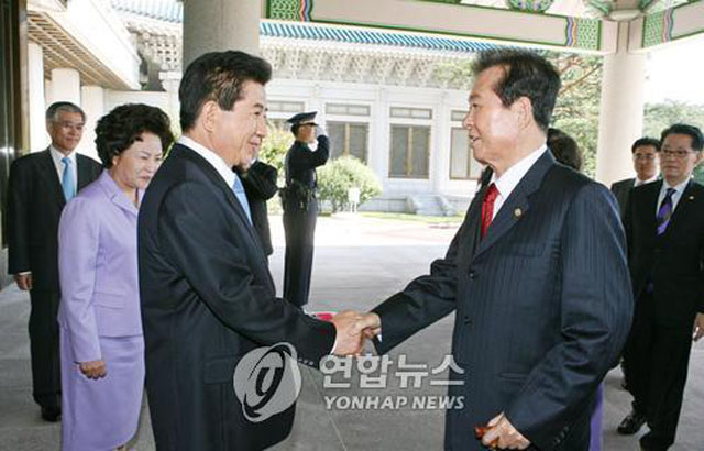 ▲ 고인이 된 노무현 前대통령과 김대중 前대통령. 대북지원과 가장 깊은 관련이 있다. ⓒ연합뉴스. 무단전재 및 재배포 금지.