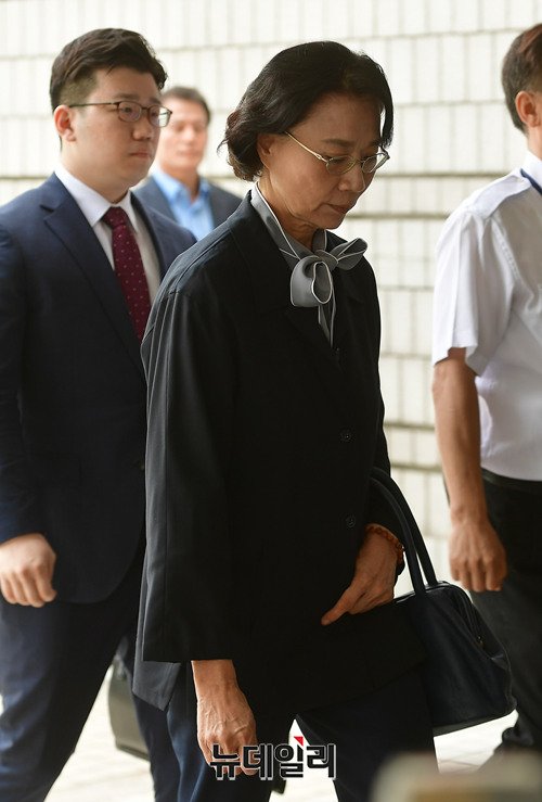 ▲ 지난 달 20일 영장심사에 출석한 이명희 전 일우재단 이사장ⓒ뉴데일리