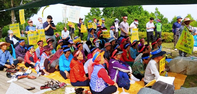 ▲ 경북 영덕 주민들이 11일 천지 원전 부지 인근에서 원전 건설 백지화에 반대하는 시위를 하고 있다. ⓒ뉴데일리 이유림 기자