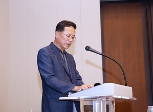 ▲ 현대해상은 12일부터 13일까지 강릉 씨마크호텔에서 보험설계사를 대상으로 IFRS17 제도 도입 및 4차 산업혁명 시대 대비하기 위한 '제2회 현대해상 보험계리사 학술세미나'를 개최했다. 이날 행사에는 이철영 현대해상 대표이사(부회장·사진)도 참석했으며 학술세미나의 개회사를 맡았다. ⓒ현대해상