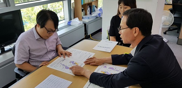 ▲ 조병옥 음성군수가 12일 기획재정부를 방문해 관계자들을 만나 정부예산확보에 박차를 가하고 있다.ⓒ음성군