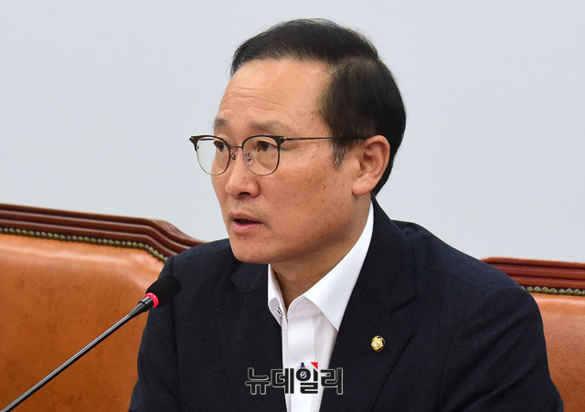 ▲ 홍영표 더불어민주당 원내대표 ⓒ뉴데일리 이종현 기자