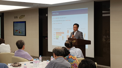 ▲ 지난 17일 삼성증권이 진행한 '전국민 부자되기 투자세미나'에서 존리 메리츠자산운용 대표가 강연을 진행하고 있다. ⓒ 삼성증권