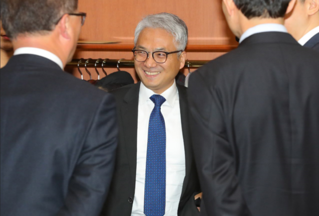 ▲ 지난 1월 서울 종로구 외교부 청사에서 열린 신임 총영사 임용장 전수식에 참석한 박선원 전 주상하이 총영사 ⓒ뉴시스