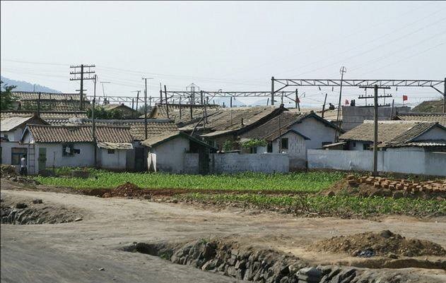 ▲ 북한 남포특별시(평안남도)의 농촌마을 풍경 ⓒ 사진출처 : 바이두
