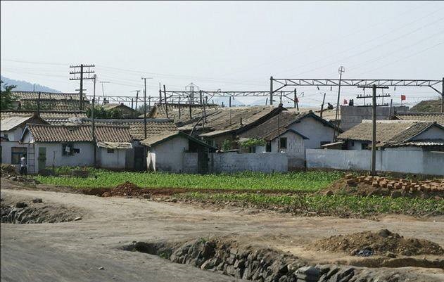 ▲ 북한 남포특별시(평안남도)의 농촌마을 풍경 ⓒ 사진출처 : 바이두