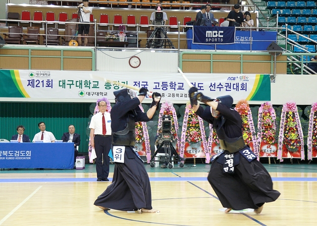 ▲ 제21회 대구대 총장기 전국 고등학교 검도 선수권 대회 경기장면.ⓒ대구대