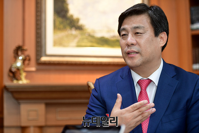 ▲ 자유한국당 김선동 의원(재선·도봉구을)은 26일 국회 의원 열람실에서 뉴데일리와 인터뷰를 했다. ⓒ뉴데일리 정상윤 기자