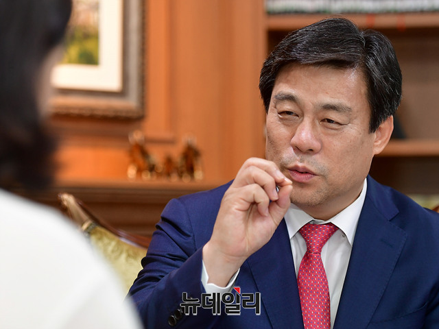 ▲ 자유한국당 김선동 의원(재선·도봉구을)은 26일 국회 의원 열람실에서 뉴데일리와 인터뷰를 했다. ⓒ뉴데일리 정상윤 기자