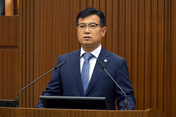 ▲ 김원식 세종시의회 의원이 31일 본회의장에서 5분자유발언을 하고 있다.ⓒ세종시의회