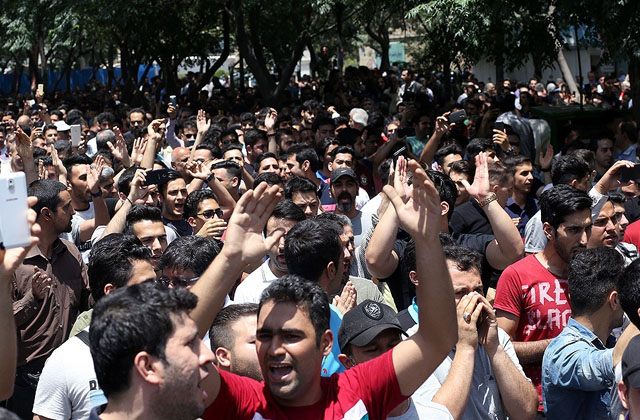 지난 6월 25일부터 테헤란을 시작으로 열린 이슬람 정권 독재 반대시위. ⓒ위키피디아 공개사진.