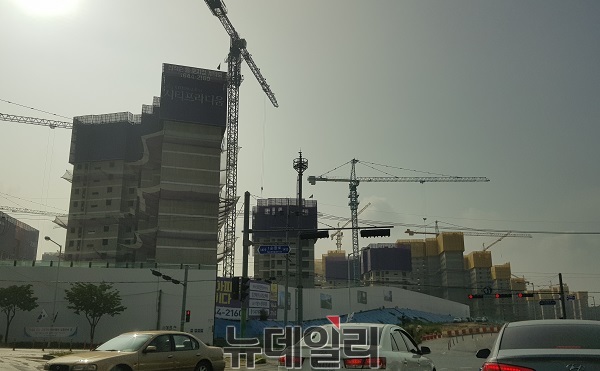 ▲ 충북 청주시 상당구 동남지구 신규 아파트 건설현장.ⓒ뉴데일리 충청본부 D/B