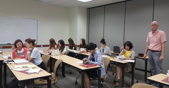 ▲ 세종시교육청 관내 초·중등 영어교사 12명이 지난달 23일부터 오는 19일까지 미국 샌디에고주립대학교에서 영어교사 심화연수 영어능력함양형 국외연수 과정에 참여하고 있다. 사진은 연수생들이 국외연수 과정에 참여 중인 장면.ⓒ세종시교육청