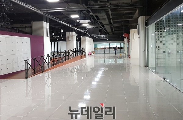 ▲ 9월 중순 개관을 앞둔 충북콘텐츠 코리아 랩 사무실 전면부.ⓒ박근주 기자